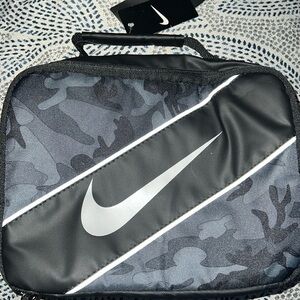 Nike Black/grey camo zippered insulated lunchbox. NWT.